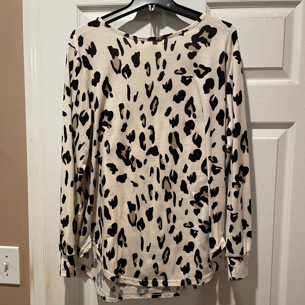 Long sleeve cheetah pattern